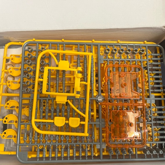 STEM SOLAR ROBOT build and a learn 12 in 1 - Picture 7 of 7